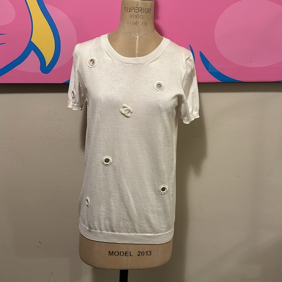 CHANEL White Crew Neck Sweater - Picture 2 of 13